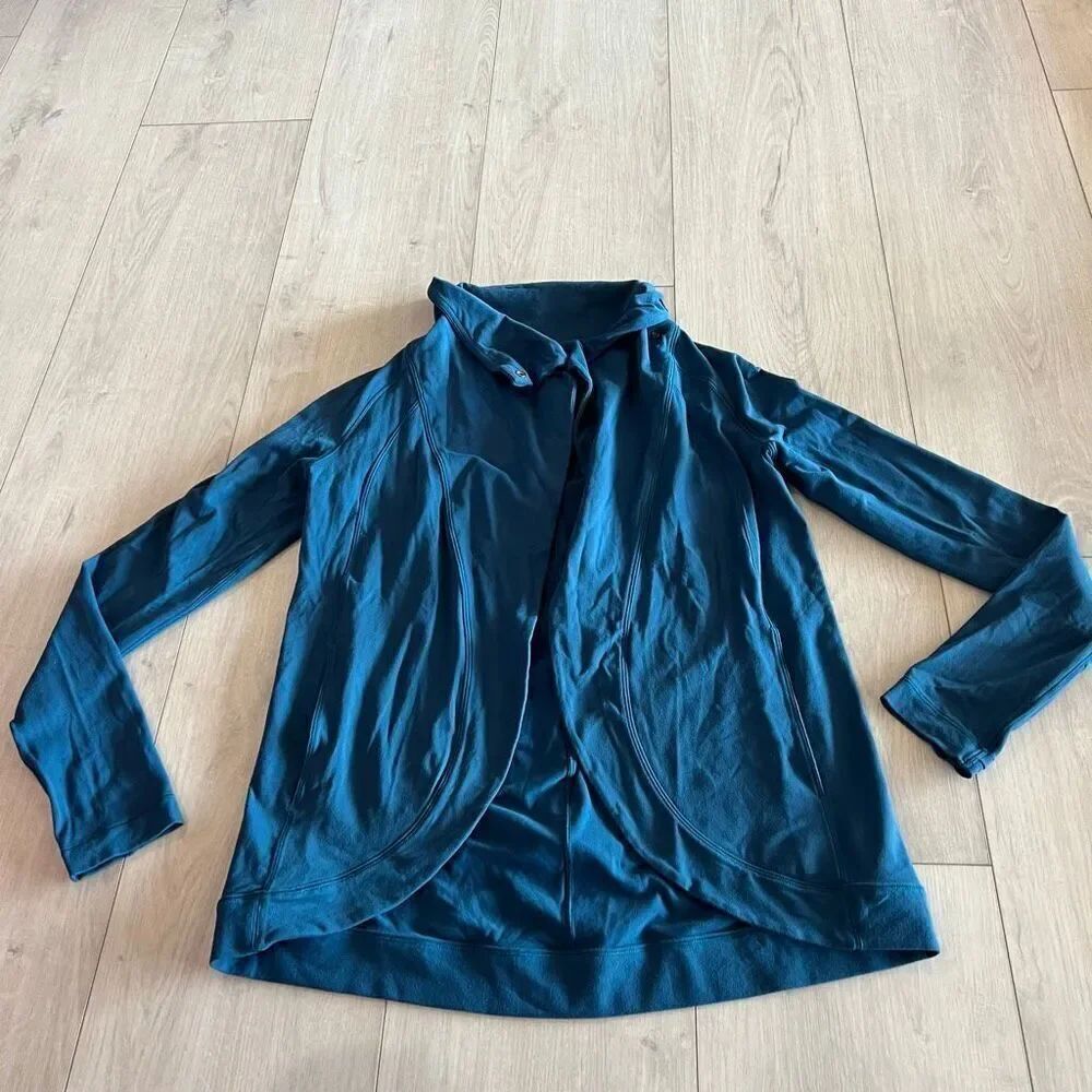 Lululemon teal blue long-sleeved open-front cardigan size 4